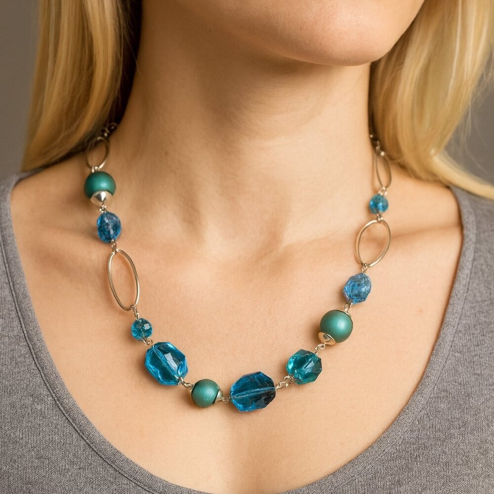 Vintage Silver and Blue‎ Jeweled Necklace